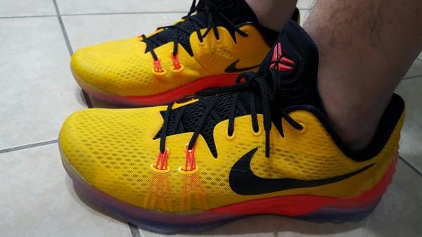 kobe 5 venoms...$50...yep...fifftyyyyy