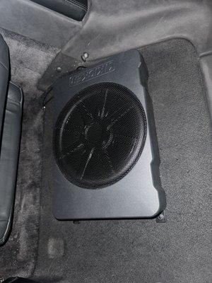 Kicker powered sub 10" woofer