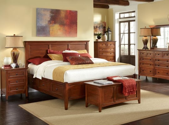 McKenzie Storage bed by Whittier