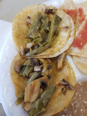 Nopales and mushroom tacos