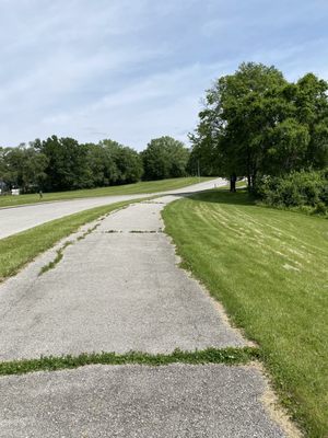 Path between the playgrounds