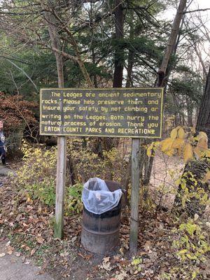 Sign at the beginning of the trail that tells you about The Ledges & to NOT climb on the rocks that people conveniently ignore ‍