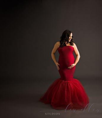 Dramatic and stunning maternity portrait in red by Lin Ellen Studios in Vineland, New Jersey.  Hair & Makeup provided by @melyssataylorhair