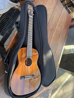 Ohana baritone Uke