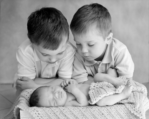 newborn, siblings