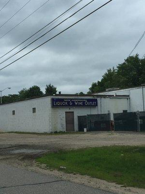 NH Wine & Liquor Outlet Farmington -- 829 Route 11, Farmington           Back Exterior