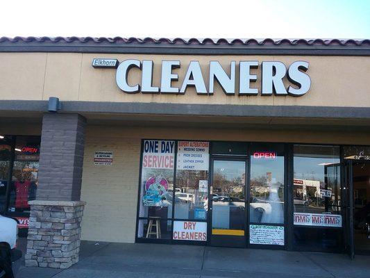 Elkhorn Cleaners