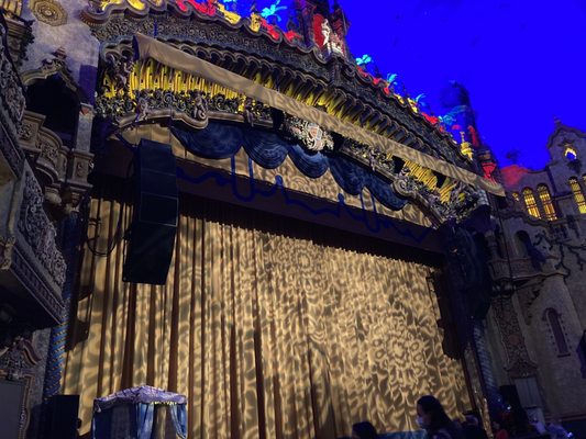 Amazing curtain, lighting and stage of The Majestic