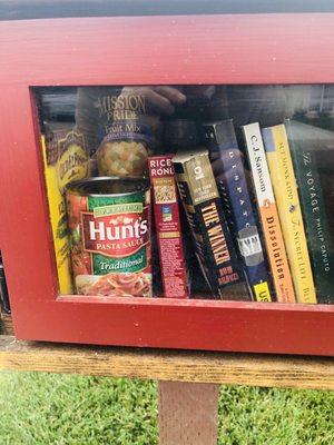 Pasta sauce & books