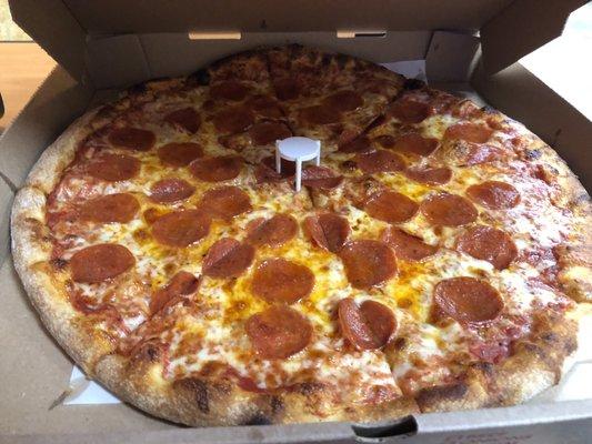 Large Pepperoni Pizza