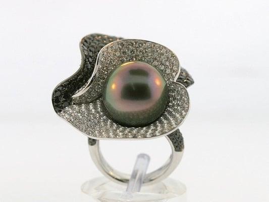 18KW Gold 16mm Tahitian Pearl Ring w/ Diamond 9.01ct.