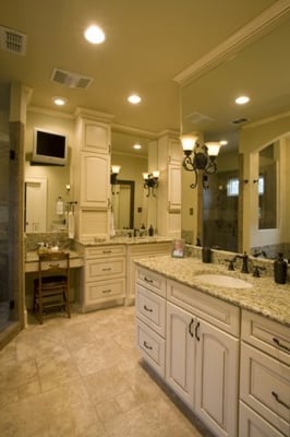 Bathroom Remodel by Bobo Custom Builders of San Antonio