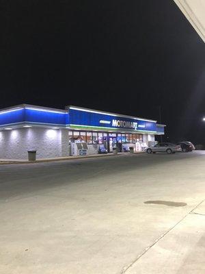 Great gas station with convenient location. Air for your tires is free!