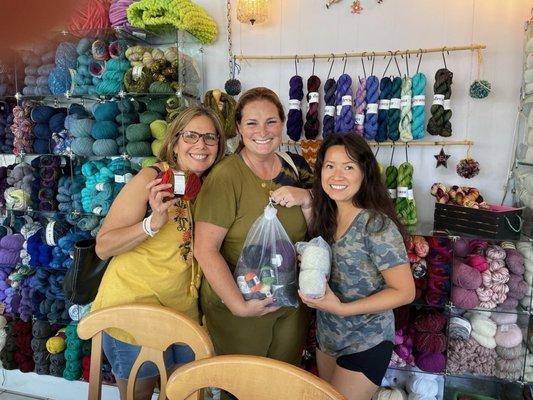 Great atmosphere, wonderful service and products! Looking forward to seeing you for class Sunday. Yarn color for days!