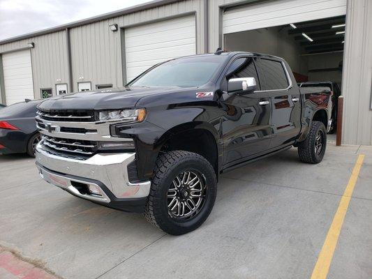 2020 Silverado and look at that Red Breard Ceramic Coating Shine