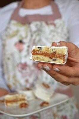 White Pepitos: vanilla cookies with chocho chips, filled with muchísimo dulce de leche and covered in withe chocolate.
 Yeah, that yummy!