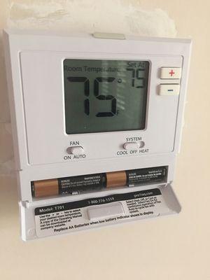 Easy-to-read thermostat