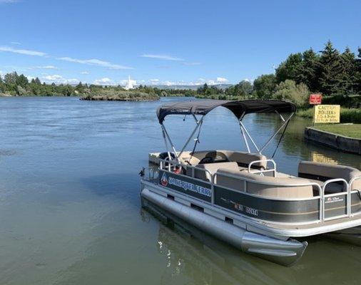 Snake River Ferry (upper falls location)