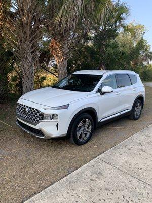 2021 White Hyundai Santa Fe Sel