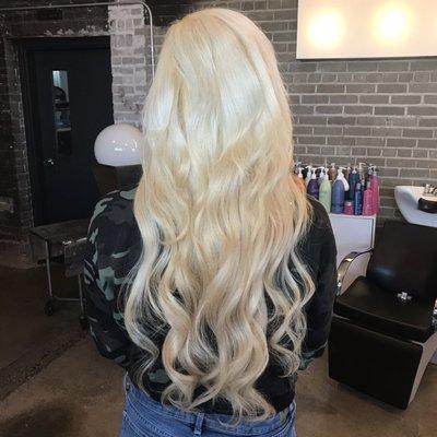 22" Babe Tape-in Extensions.