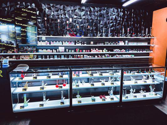 Well lit, well designed, and most importantly well stocked is what you'll find everytime at Kings of Vapor.