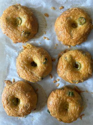 Jalapeño Cheddar Sourdough Bagels