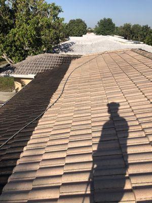 Pressure cleaner roofing