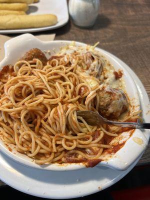 Baked Spaghetti with Meatballs was amazing! The portions was more that I expected and had to take it home.