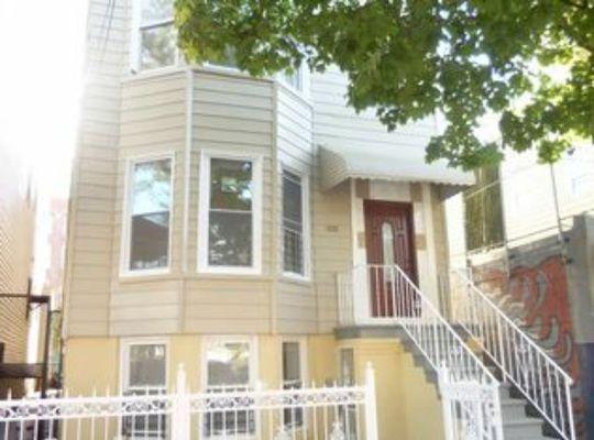 OPEN HOUSE!!

2 FAMILY HOUSE FOR SALE!!

LOCATION: 1321 TAYLOR AVENUE. ( BRONX

12PM -4PM