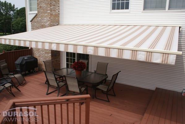 Retractable awning