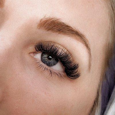 Textured Volume Lashes