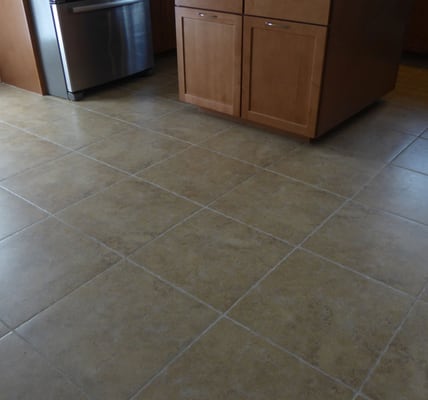 Floor - 20" ceramic tiles