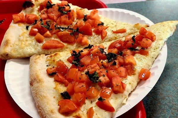 White pizza with fresh tomato