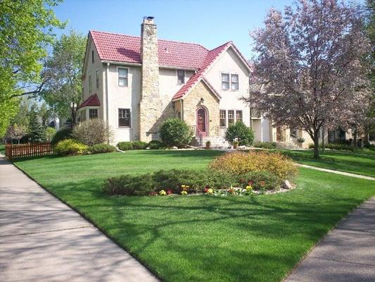 Weekly Mowing with Organic Fertilization