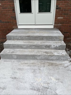 Poor quality concrete steps/walkway done by Capstone Construction 9/2021