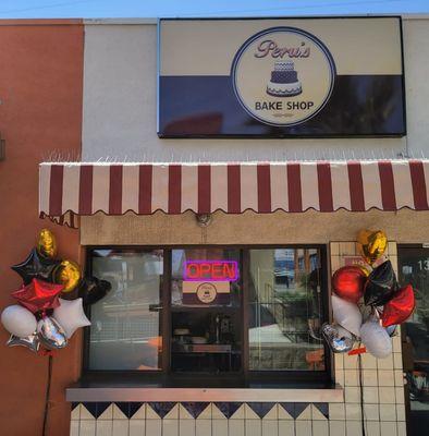 Fachada de nuestra pasteleria