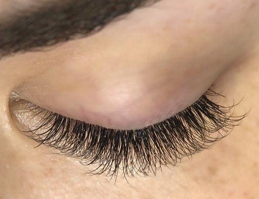 Fluffy volume 3-5D lashes takes 2 hours but totally worth it!