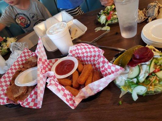 Freid green tomatoes and mozzarella sticks