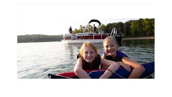 Make a lasting memory on Grand Lake with H2O Sports Rental!