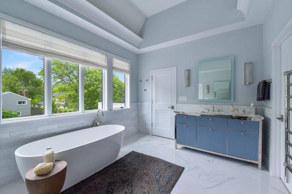 Spend your days at home relaxing in luxury. 









#custombathroom #interiordesign #chicagohome #customdesign #customhome #wom