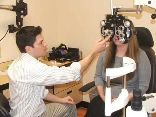 Dr Jonathan Eck doing an eye examination