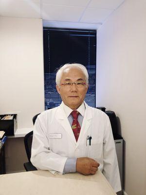 Dr. Chong Kim