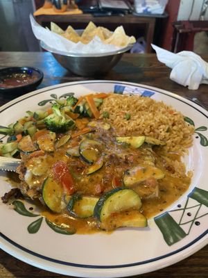 Chipotle zucchini chicken with rice and fresh veggies - delicious!