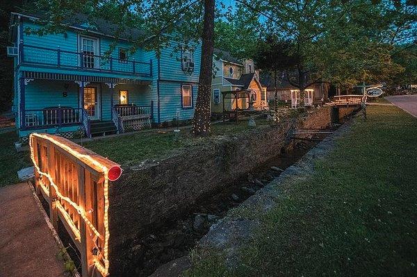 Cottages on Main