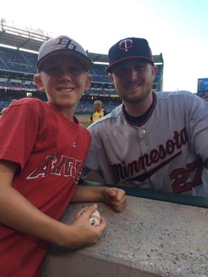 Dirt Dawg player with Former DIrt Dawg and Current Minnesota Twin Chris Parmelee