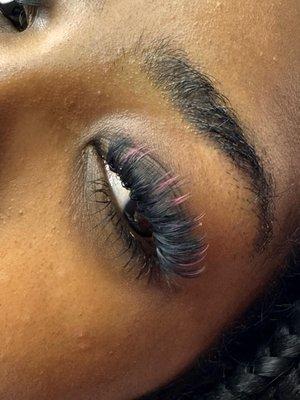 Wispy volume w pink + bottom lashes