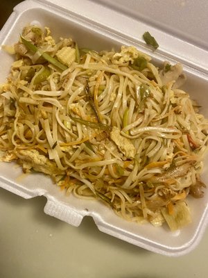 Chicken and vegetable noodles