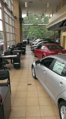 Motion Kia State of the ART Showroom for you buying PLEASURE