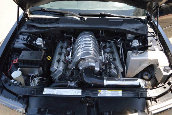 under the hood of the 300 Srt-8