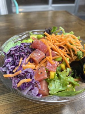 Poke bowl with fresh tuna